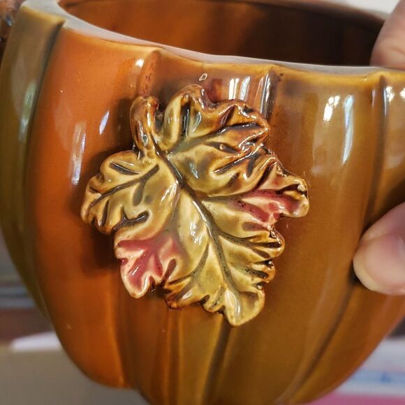 Pretty Fall Autumn Pumpkin Ceramic Planter with Leaves - Picture 8 of 8